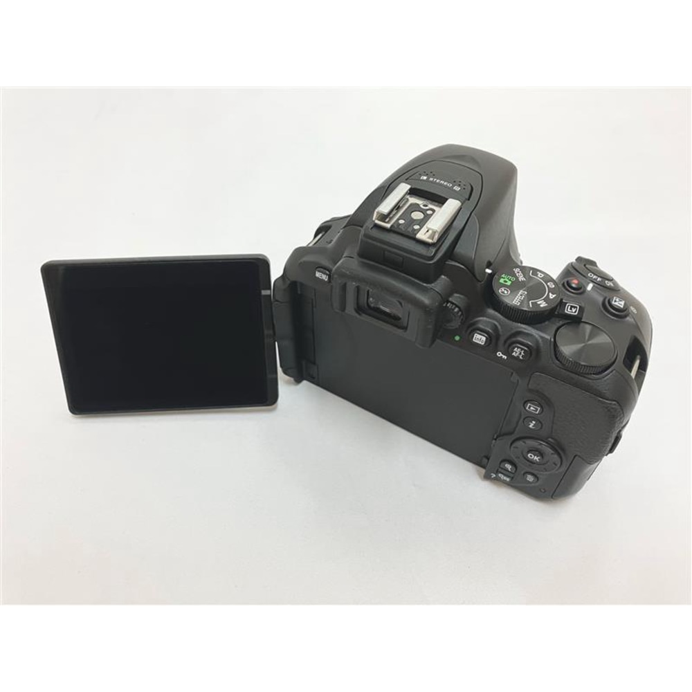 中古B]D5600 ダブルズームキット D5600 DZM KIT BK JP: PCボンバー