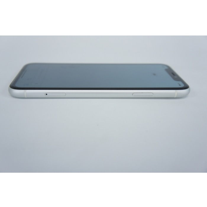 [中古B]iPhoneXR A2106 MT032J/A ホワイト (バッテリー最大容量80%) (docomoSIMロック解除済) [64GB]