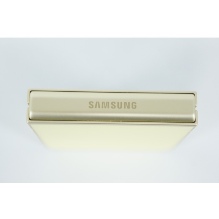 [中古B]Galaxy Z Flip6 12GB 256G SM-F741QZYASJP イエロー (国内版SIMフリー)