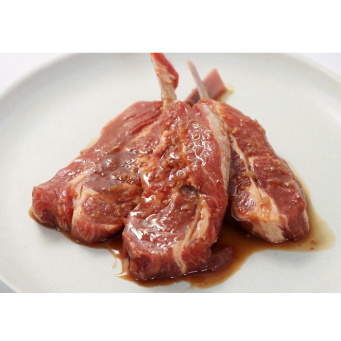 [冷凍][直送5]ラムの骨付きカルビ(味付) 230～270g