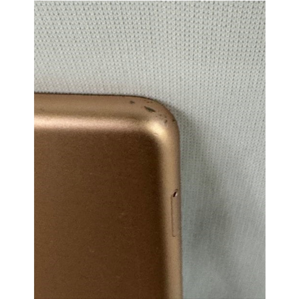 [中古C](softbank)(SIMロック解除済)iPad 9.7インチ Wi-Fi+Cellularモデル MRM02J/A ゴールド [32GB]
