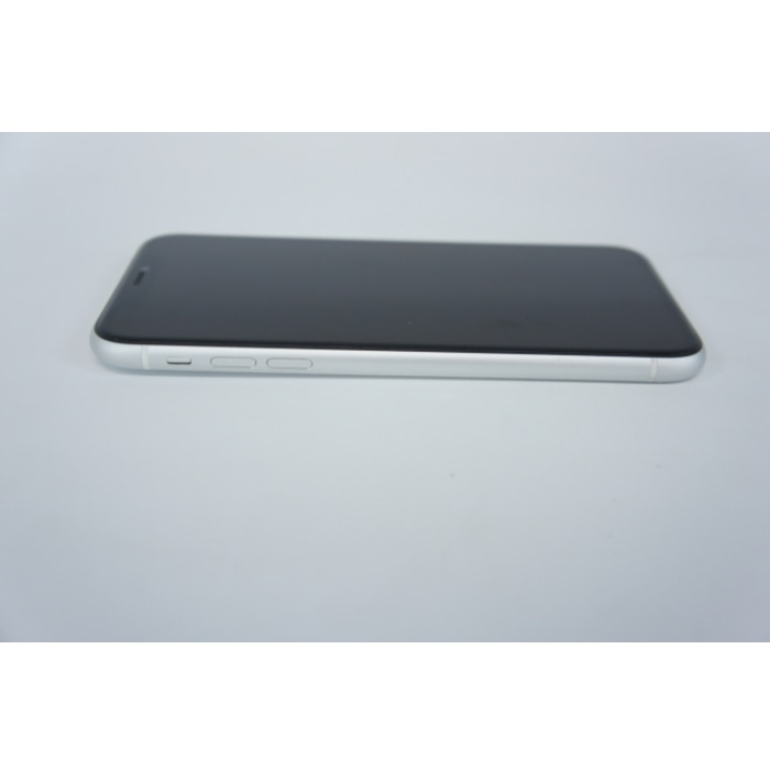 [中古B]iPhoneXR A2106 MT032J/A ホワイト (バッテリー最大容量80%) (docomoSIMロック解除済) [64GB]