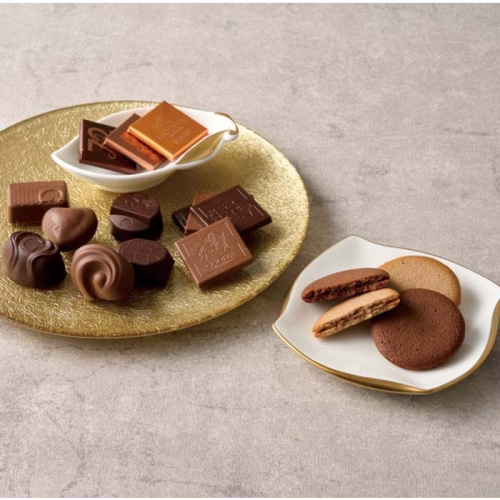 [直送商品]「ゴディバ」チョコレート&クッキー アソートメント 27個入り 【綿半お歳暮】 【11/15～12/26順次お届け】